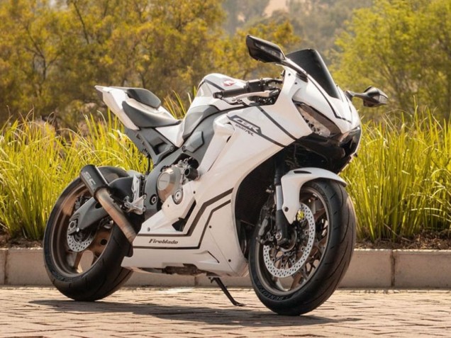 2017-2023 Honda CBR1000RR Motorcycle Fairings - White with Black Stripe Fireblade Australia